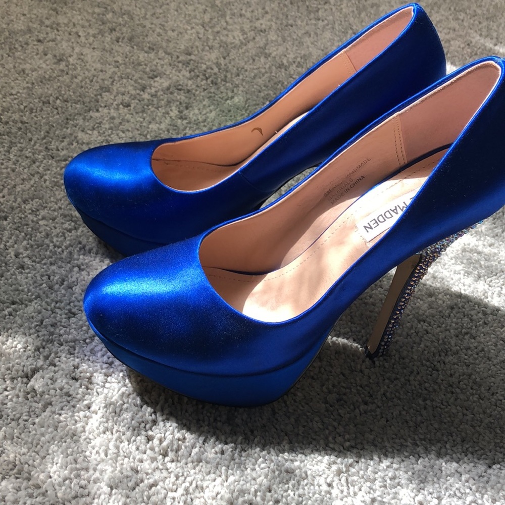 Electric blue Steve madden platform Heel 👠Sexy